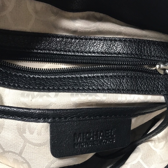 Michael kors Hamilton leather satchel with double straps. EUC - Picture 8 of 10